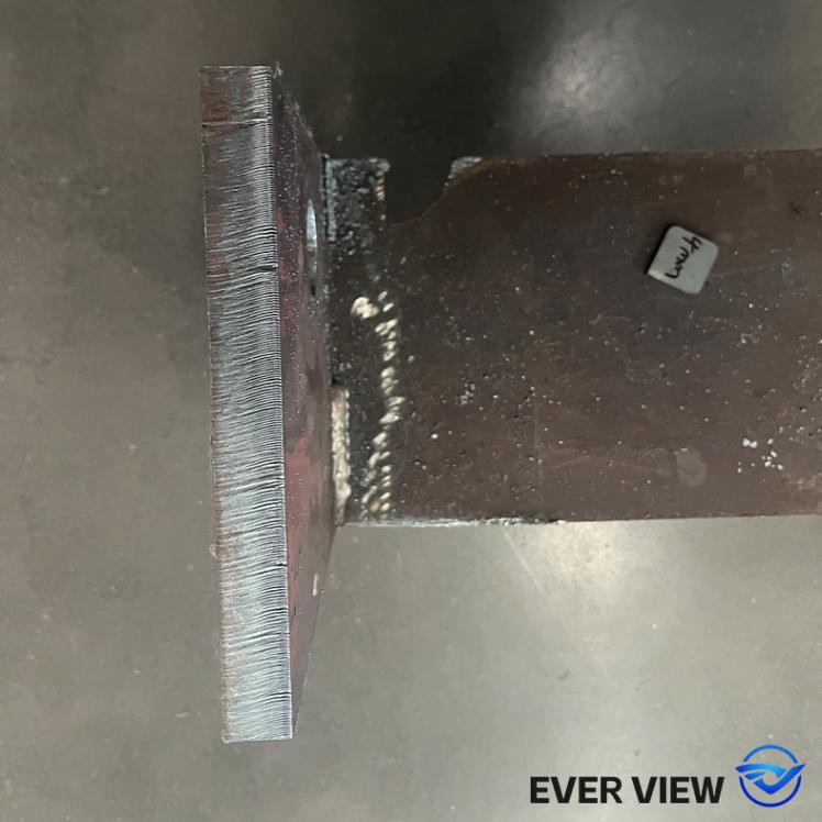 Laser ebaketa-makinek eraikuntza altzairuzko egiturak prozesatzen laguntzen dute; EVER VIEWek material lodien ebaketa eraginkor eta zehatza lortzen du.